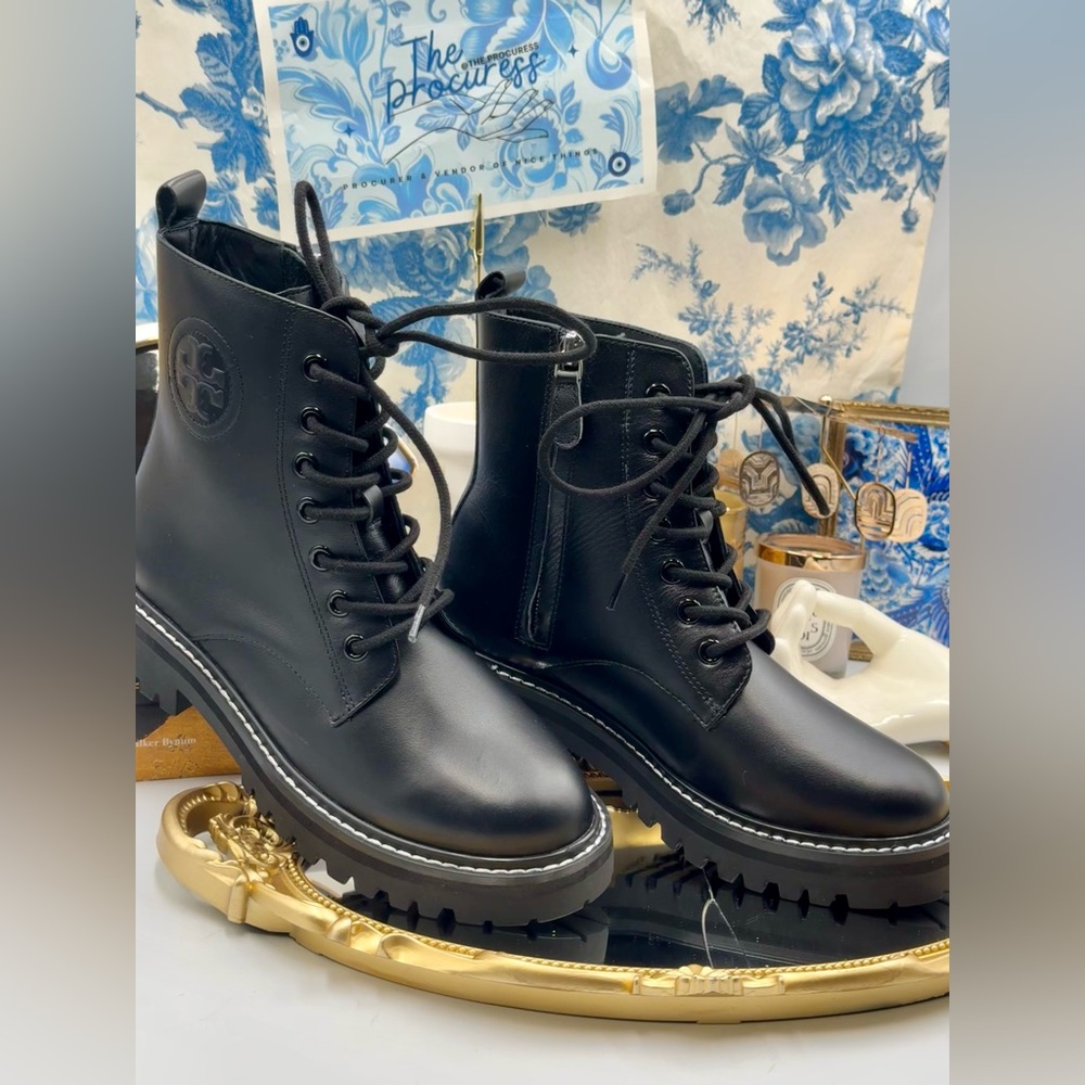 🆕 TORY BURCH 🧿 NWOB Miller Lug Sole Boots, Black Leather - Sz 6 - Picture 13 of 14